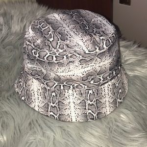 Snake print bucket hat